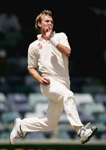 Brett Lee - Over 143 meters