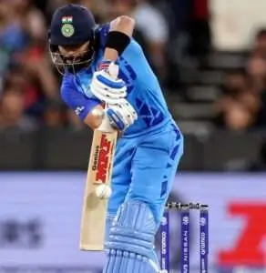 What is the weight of Virat Kohli bat